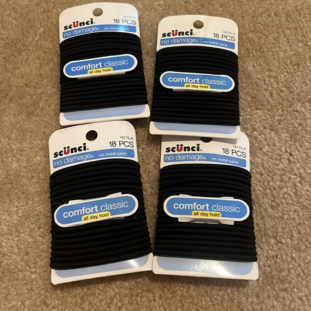 4 New packs of scunci